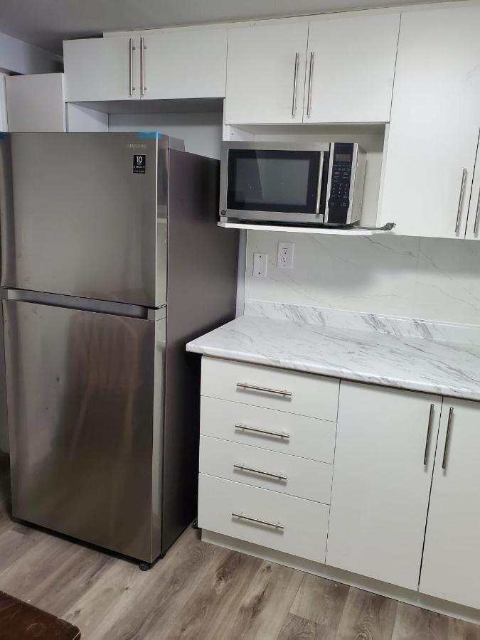 Maxwell Esabu Apartment Toronto Bagian luar foto
