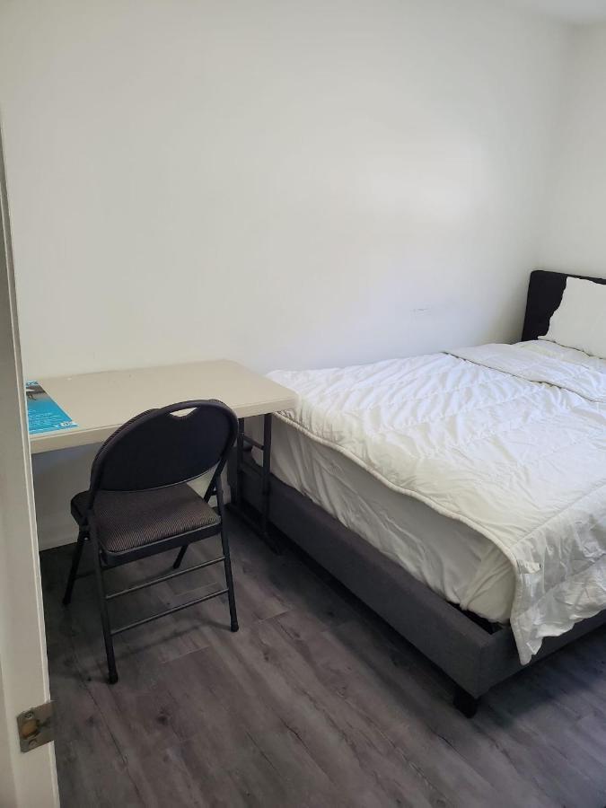 Maxwell Esabu Apartment Toronto Bagian luar foto