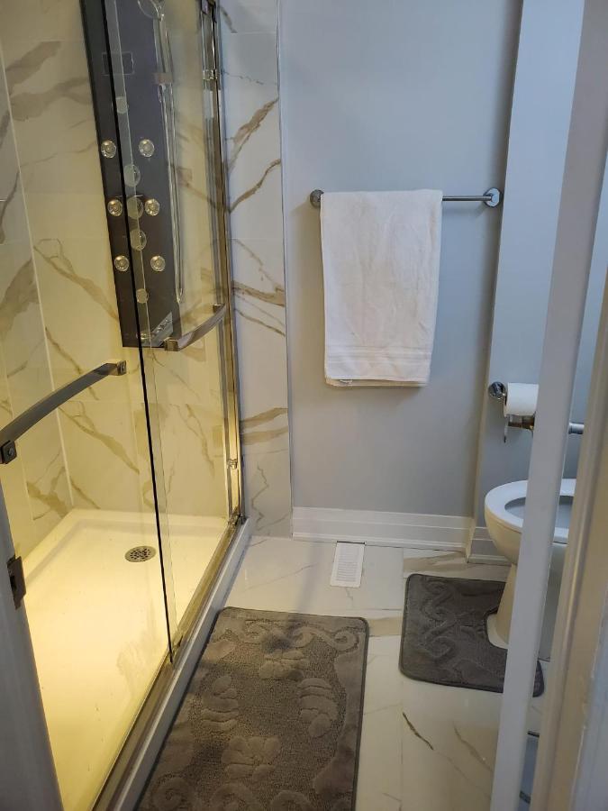 Maxwell Esabu Apartment Toronto Bagian luar foto